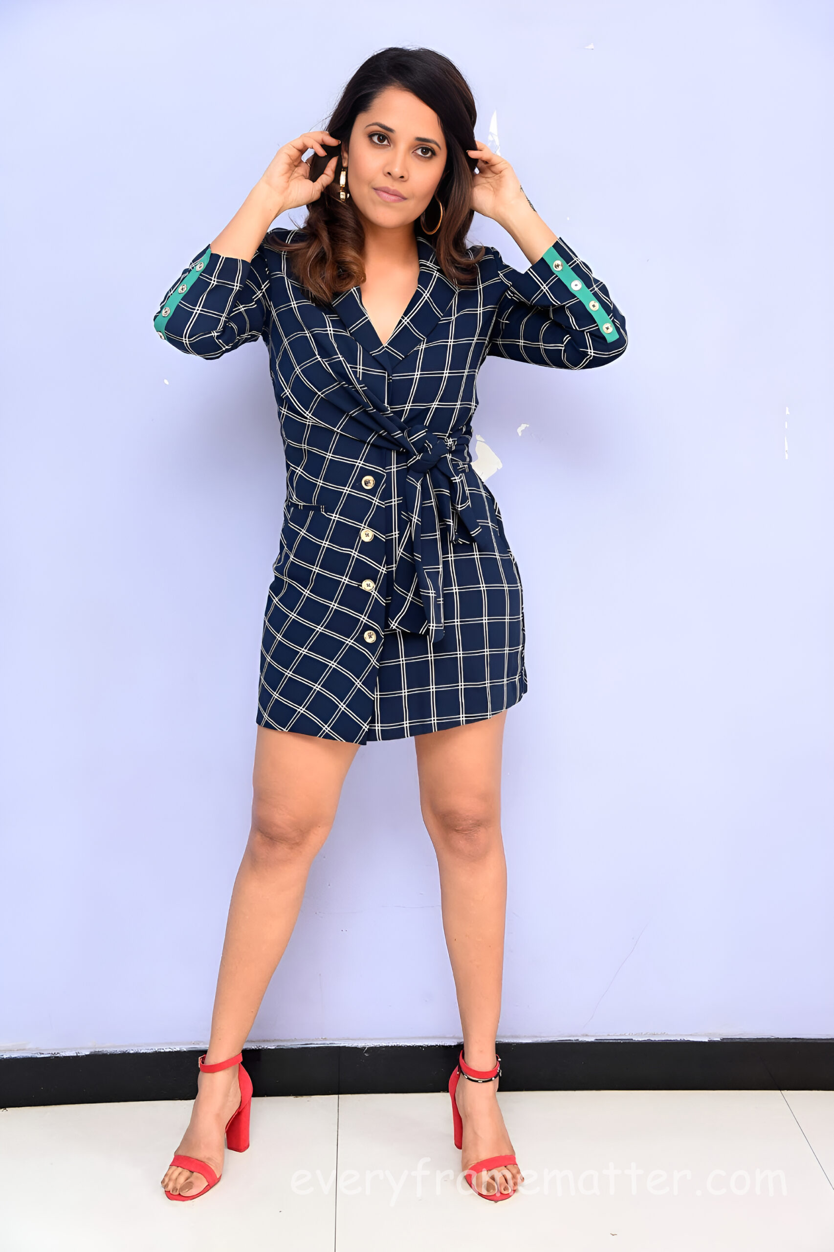 anasuya hot crossed legs only shirt without  22 scaled