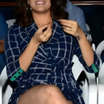 anasuya hot crossed legs only shirt without panty hd images 9