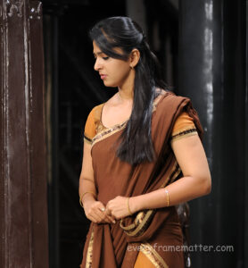 anushka shetty homely look chubby face HD images 1