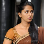 anushka shetty homely look chubby face HD images 2