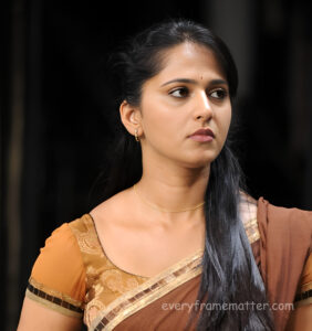 anushka shetty homely look chubby face HD images 3