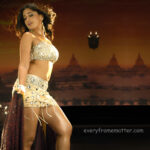 anushka shetty hot thighs in mini g 14
