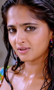 anushka hot in green saree 4k UHD 049